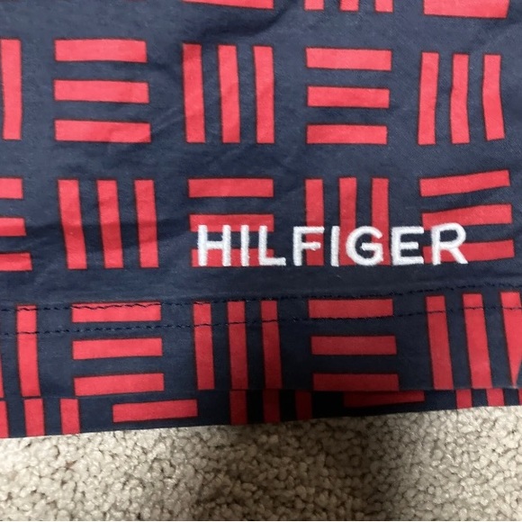 Men’s Tommy Hilfiger Medium Red and Blue Swim Trunks PreOwned - Picture 7 of 7